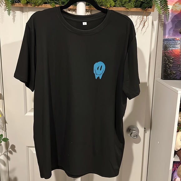 🫠 DONT TRIP OVER WHATS BEHIND YOU SHIRT - Picture 4 of 5